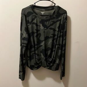Old Navy Active Twist Front Camo Top Size XL